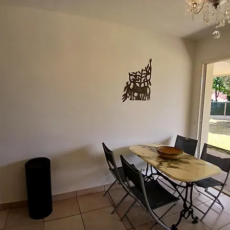 Spacieuse Maison Familiale 11 Pers. Avec Jardin Pres Du Port De - Fr-1-239-1001