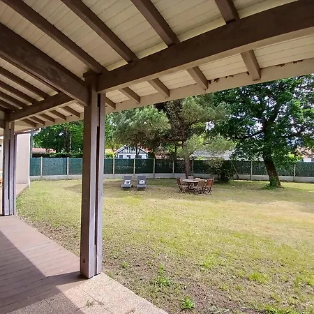 Spacieuse Maison Familiale 11 Pers. Avec Jardin Pres Du Port De - Fr-1-239-1001