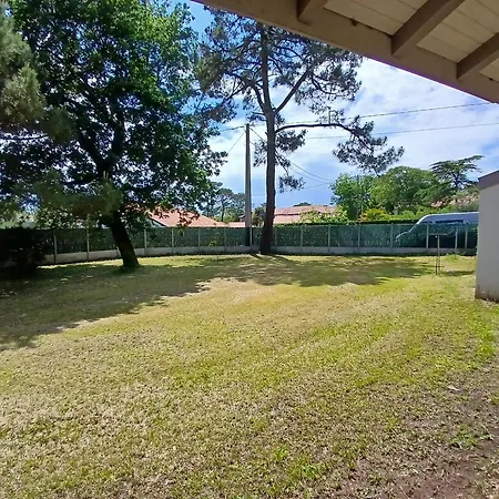 Holiday home Spacieuse Maison Familiale 11 Pers. Avec Jardin Pres Du Port De - Fr-1-239-1001 *